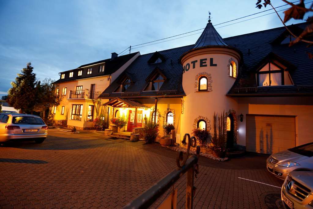 Landhotel Villa Moritz Garni Oberahr ภายนอก รูปภาพ