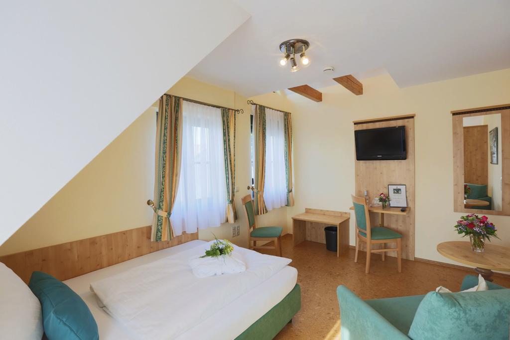 Landhotel Villa Moritz Garni Oberahr ภายนอก รูปภาพ