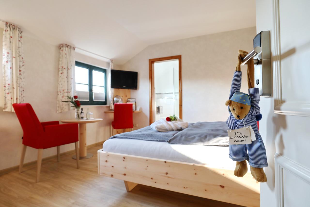 Landhotel Villa Moritz Garni Oberahr ภายนอก รูปภาพ