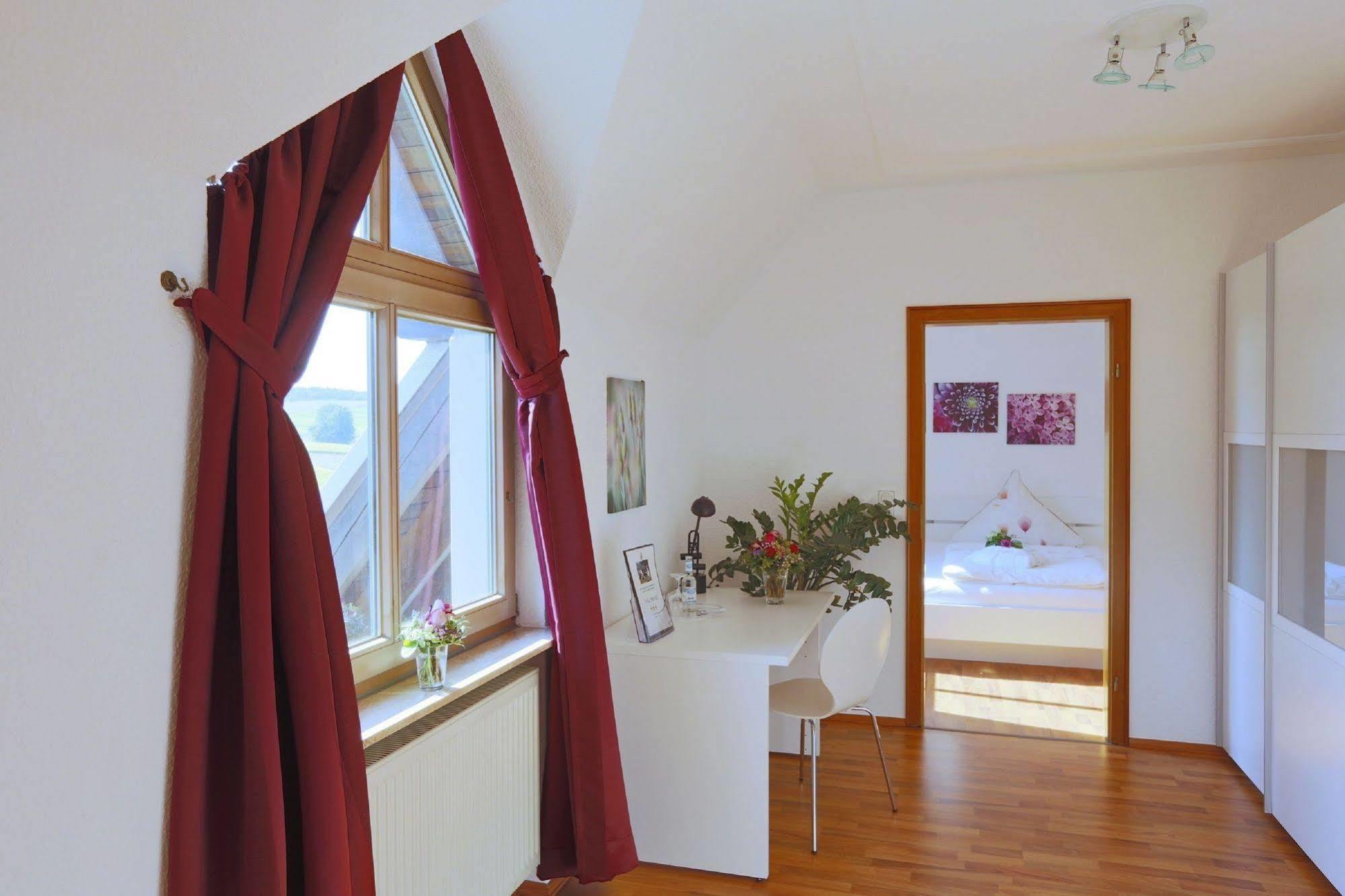 Landhotel Villa Moritz Garni Oberahr ภายนอก รูปภาพ