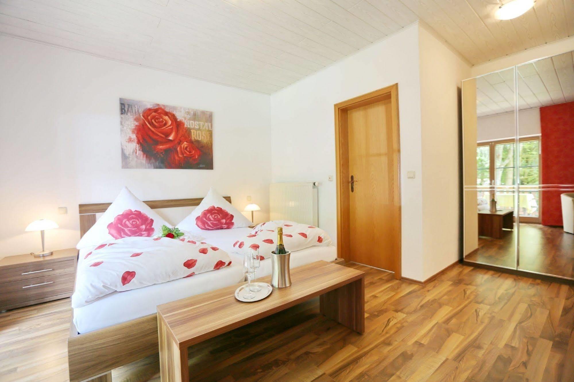 Landhotel Villa Moritz Garni Oberahr ภายนอก รูปภาพ